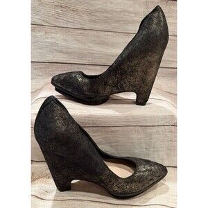 BCBGMAXAZRIA Roxy-2 Wedge Pump Platform Heel Pointy Toe Black/Gold Size 7